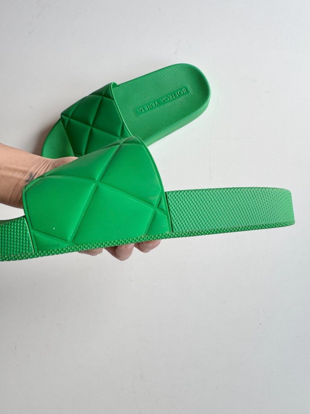 BOTTEGA VENETA Parakeet Green Rubber Intrecciato Pool Slides Sandals, Size 37 - Picture 10 of 16